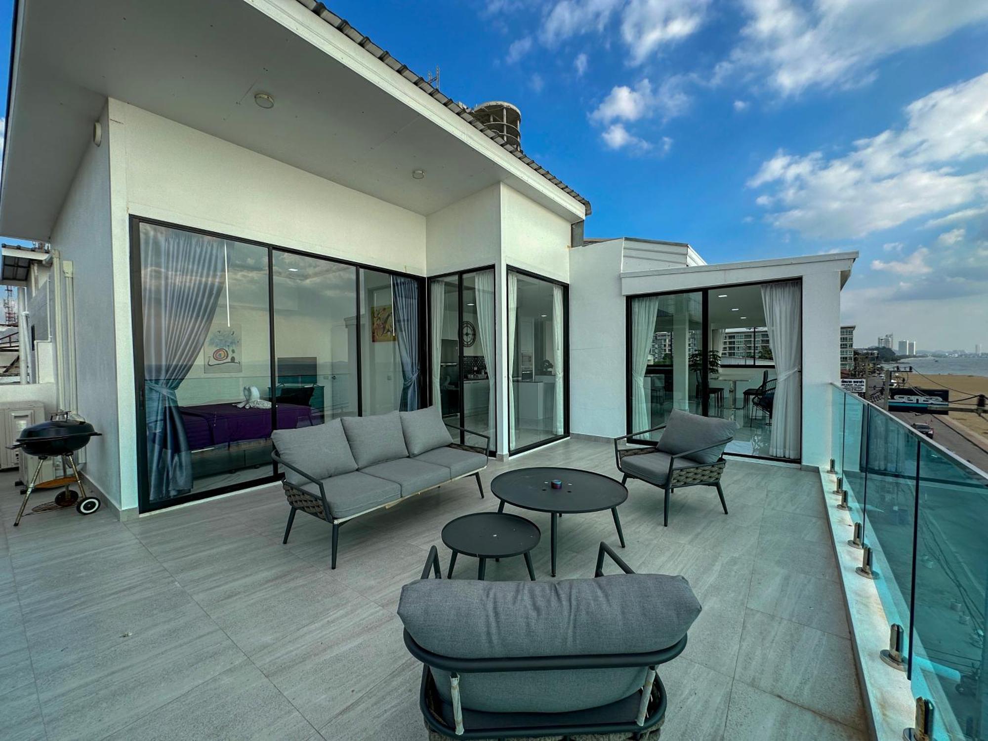 Stunning Beachfront View Luxurious Apartment 40 Джомтьен Экстерьер фото
