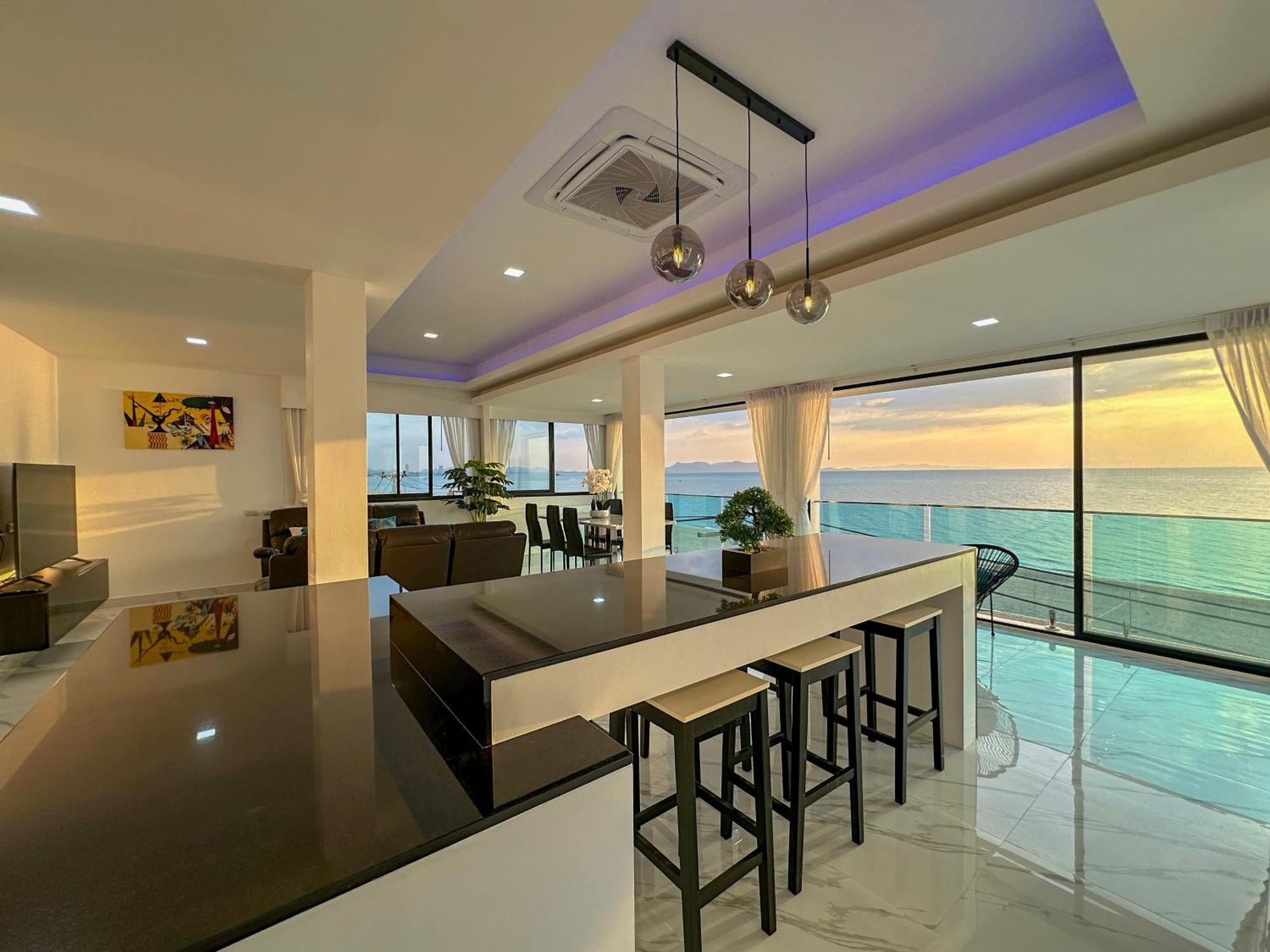 Stunning Beachfront View Luxurious Apartment 40 Джомтьен Экстерьер фото