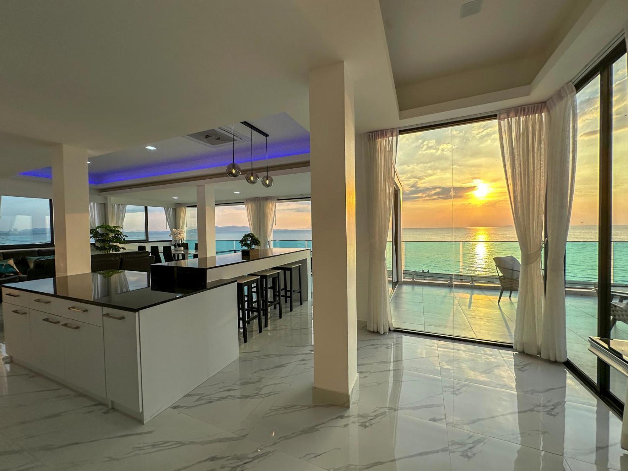 Stunning Beachfront View Luxurious Apartment 40 Джомтьен Экстерьер фото