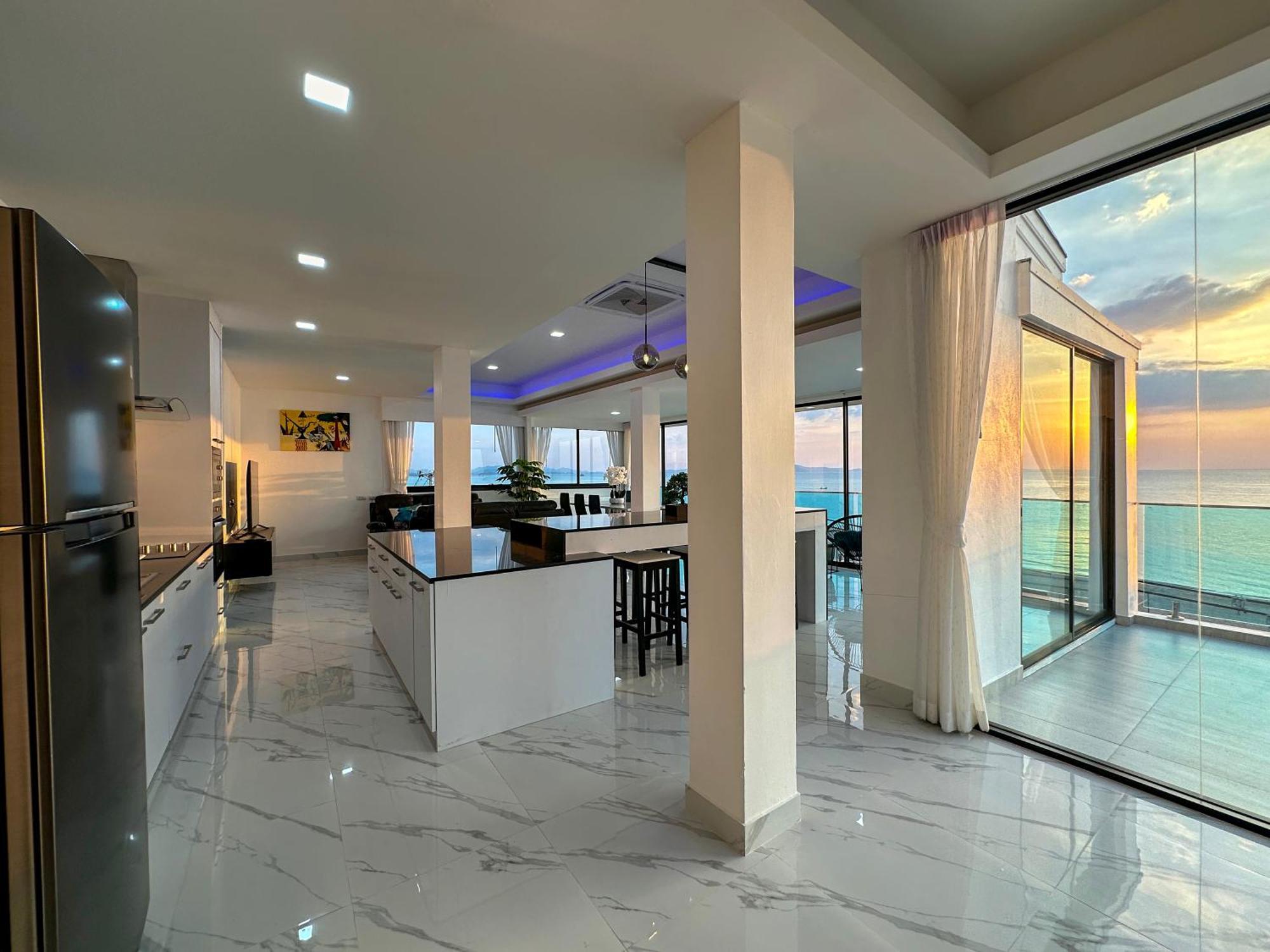 Stunning Beachfront View Luxurious Apartment 40 Джомтьен Экстерьер фото