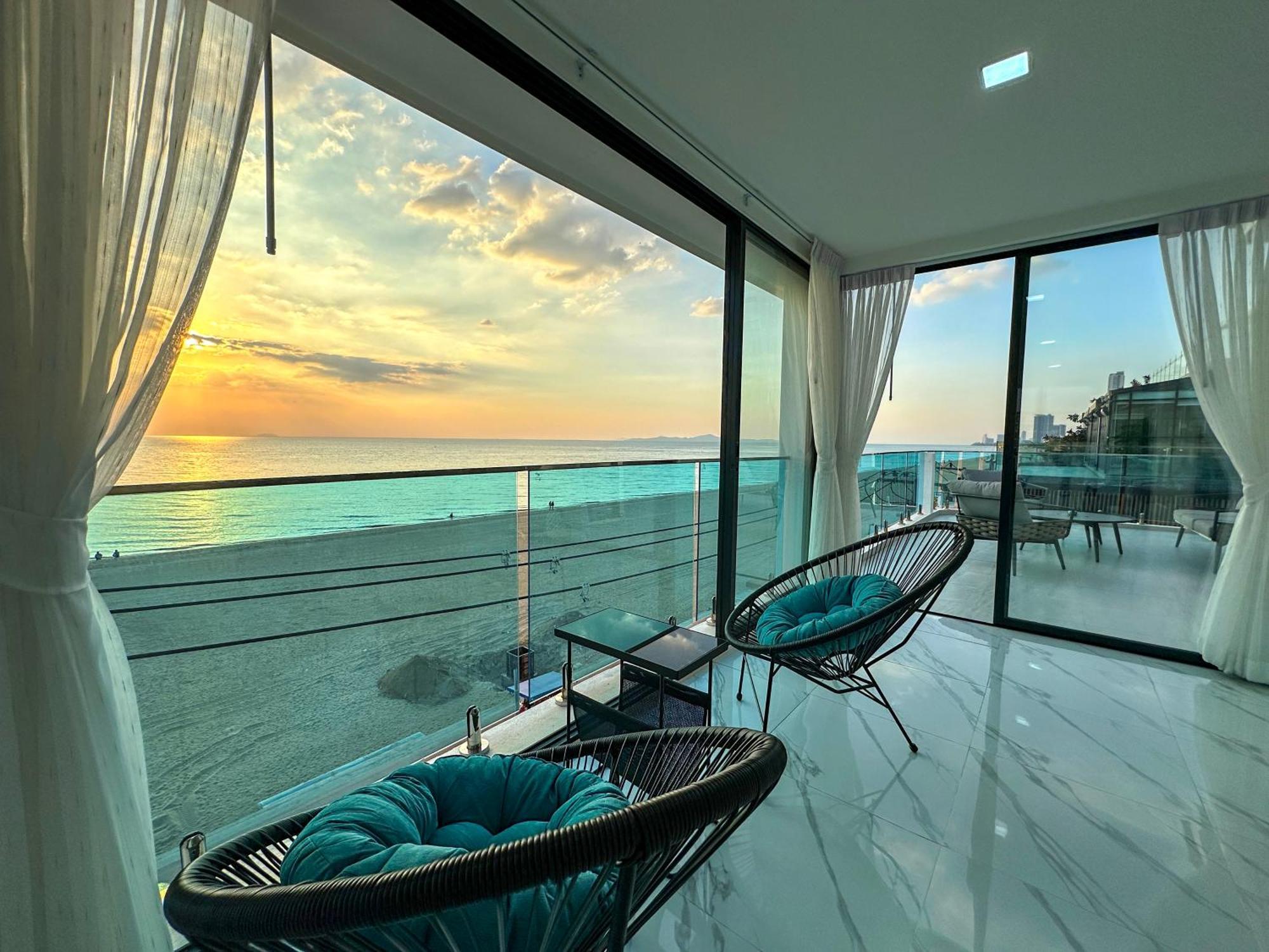 Stunning Beachfront View Luxurious Apartment 40 Джомтьен Экстерьер фото